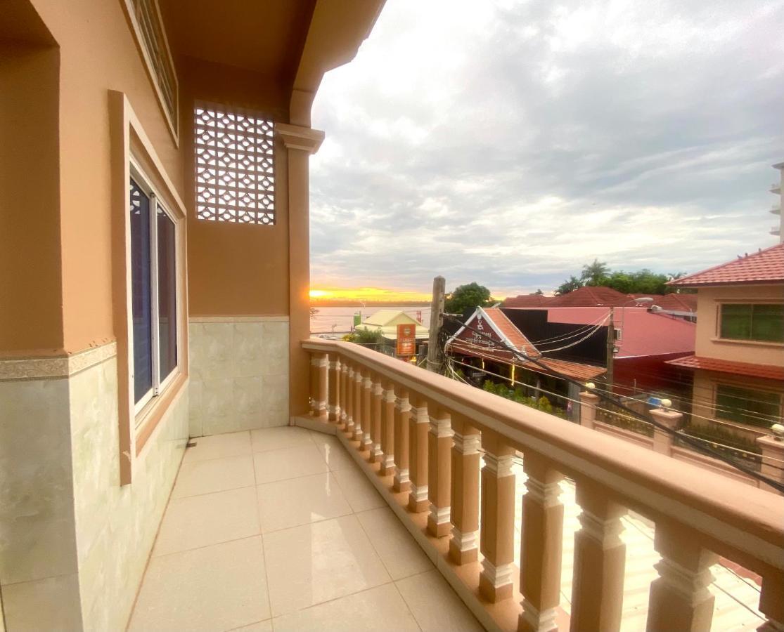 Rue Bai Guesthouse Кратьє Екстер'єр фото